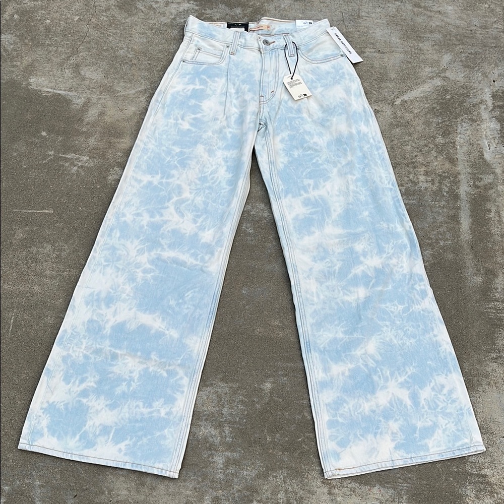 NWT Levi’s Baggy Dad Wide Leg Jeans - Maybe Blue - Light Wash Rare Blank Red Tab